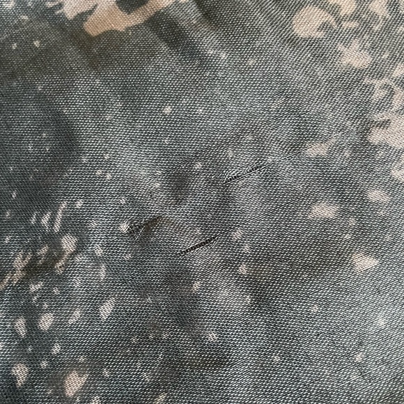 Scull Print Grey and White Lightweight Scarf - Size OS - Picture 4 of 7